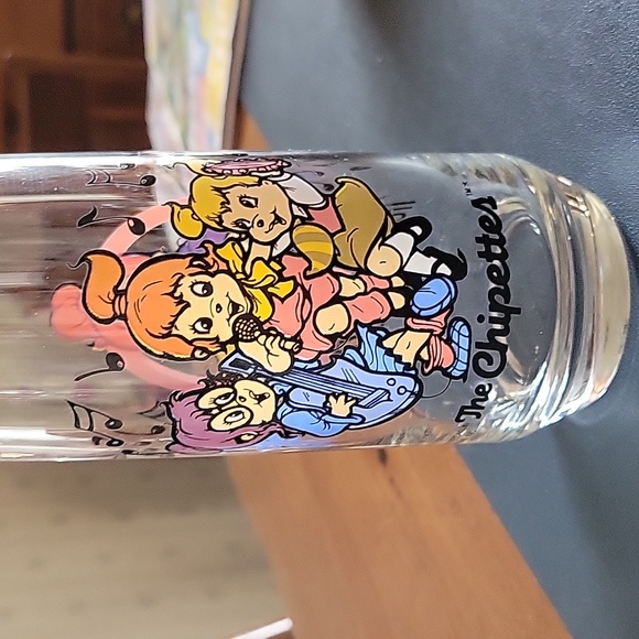 1985 The Chipettes Glass Tumbler - Picture 2 of 3